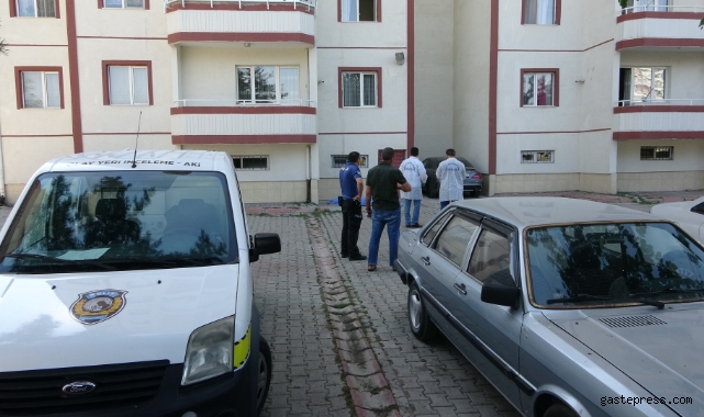6'ıncı kattan düşen adam hayatını kaybetti!