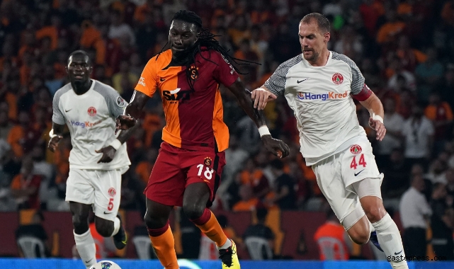 Bafetimbi Gomis oyuna sonradan girdi yine golünü attı!