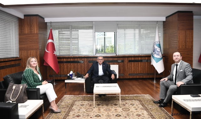 Başkan Büyükkılıç’a ziyaretçi akını!