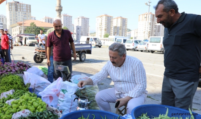 Başkan Palancıoğlu organik köy pazarını gezdi!
