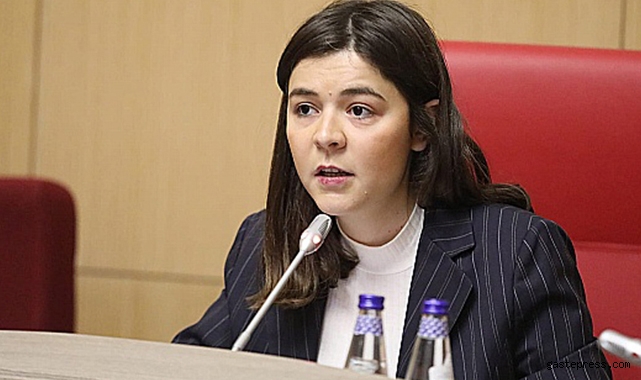 CHP'li başkan yardımcısı İzel Zenginobuz'dan olay sözler: Sınavda soruları aldım, ful çektim!