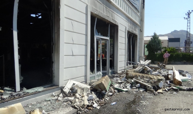 Fabrika yangınındaki hasarın boyutu gün ağarınca ortaya çıktı!