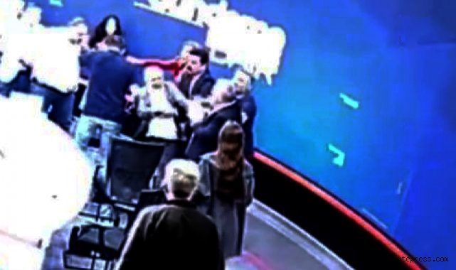 Gazeteci Latif Şimşek canlı yayında darp edildi!