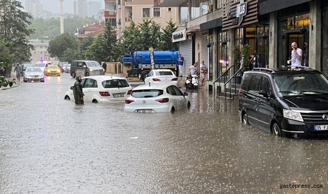 İstanbul Maltepe'de yollar göle döndü!