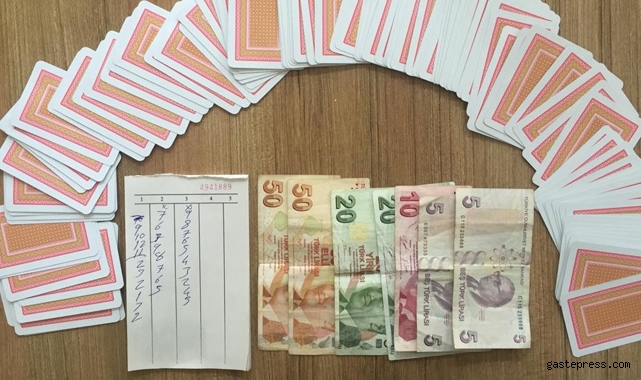 Kayseri'de Kumar oynayan 8 kişiye 14 bin TL ceza!