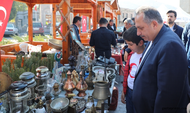 Kayseri Talas'ın vazgeçilmezi 'Antika pazarı' hız kesmeden devam!