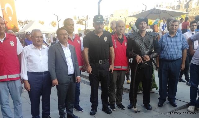 Kayseri Valisi Çiçek güven timlerini denetledi!