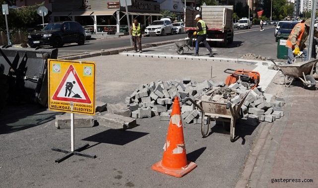 Melikgazi’de kaldırım çalışmaları aralıksız devam ediyor!