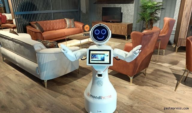 Mondihome'un Polatlı mağazasında "robot müşteri temsilcisi" dönemi!