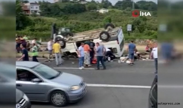 Ordu'da fındık işçilerini taşıyan minibüs takla attı!