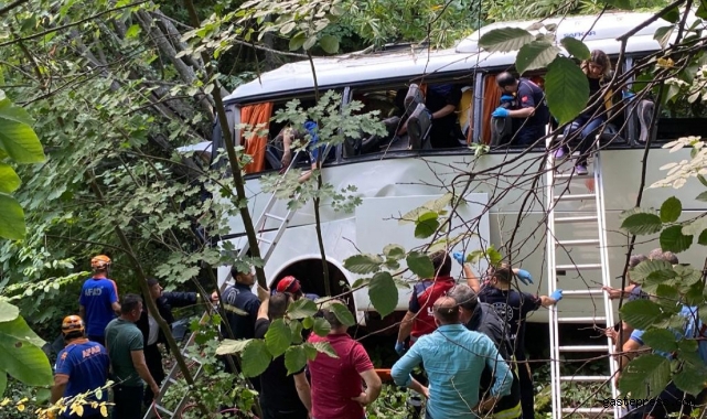 Tur otobüsü şarampole uçtu: 1 ölü, 45 yaralı!
