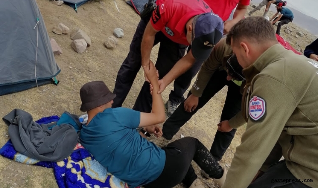Yaralı dağcının imdadına JAK yetişti!