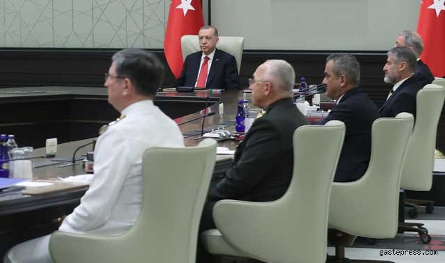 YAŞ kararları açıklandı iki kuvvet komutanı emekli edildi!