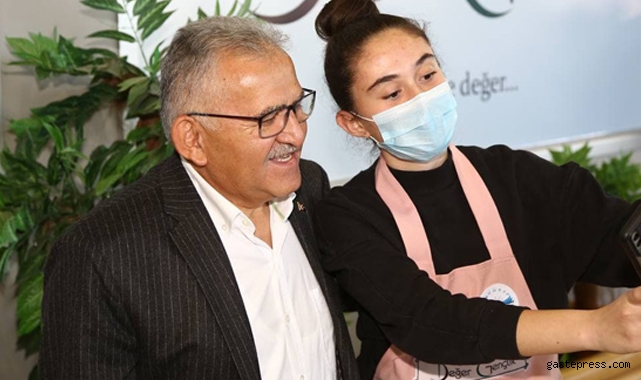 Büyükşehir'in 'Değer Gençlik' Projesinde Yeni Dönem Kurs Kayıtları Sürüyor!