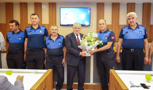 Kayseri Yahyalı Belediye Başkanı Esat Öztürk, Zabıta haftasını kutladı!