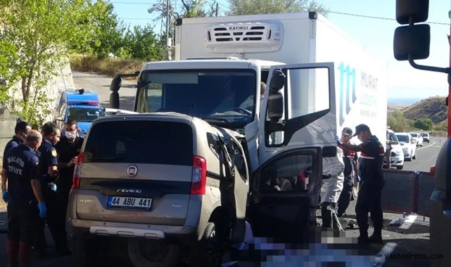 Malatya'da ticari araç ile kamyon kafa kafaya çarpıştı 6 kişi hayatını kaybetti!