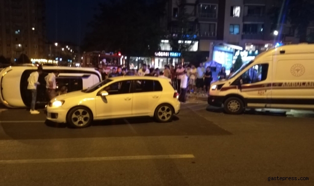 Otomobiller çarpıştı: 1 yaralı!