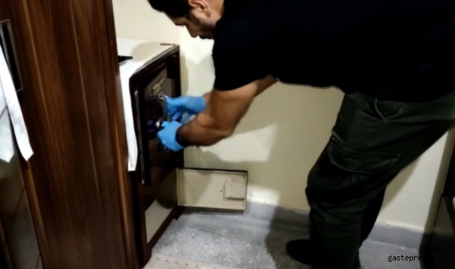 Uyuşturucuyu çelik kasada zulalamışlar!