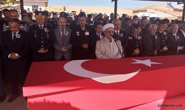 Vatandaşa yardım ederken şehit olan uzman çavuşa son görev!