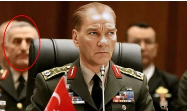 Atatürk'ün gündem olan fotoğrafındaki generalin kimliği tepki çekti!
