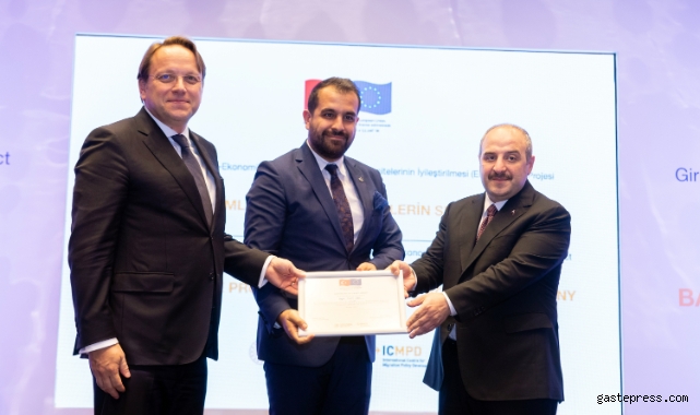 Bakan Varank'tan Kayseri Ticaret Odası'na proje ödülü!