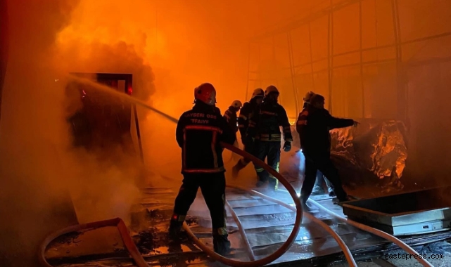 Çelik Kapı Fabrikasında Yangın!