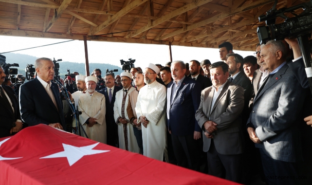Cumhurbaşkanı Erdoğan, maden kazasında hayatını kaybedenlerin cenaze törenine katıldı!