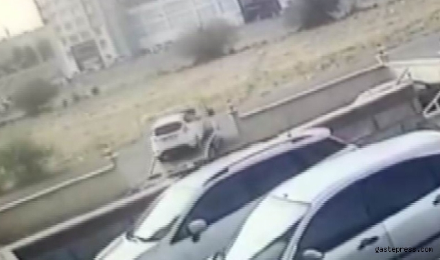 Otomobili çekici ile böyle çaldılar!