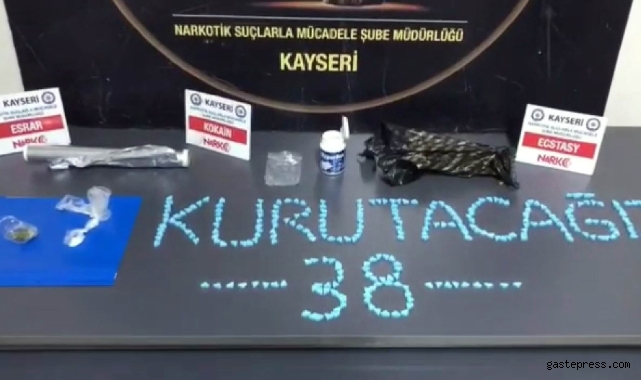 Uyuşturucuyu sigara paketinde saklamışlar!