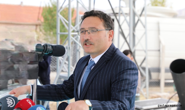 Vali Çiçek Cumhurbaşkanı Erdoğan’ın Canlı Yayınla Katıldığı Pınarbaşı’ndaki Cemevi Temel Atma Törenine Katıldı!