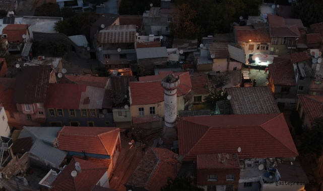 Depremde yıkılan minare havadan görüntülendi!
