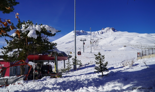 Erciyes'te muhteşem kış manzarası