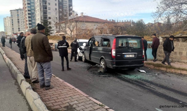 Husumetlisinin aracına çarparak durdurdu, sonra bıçakladı!