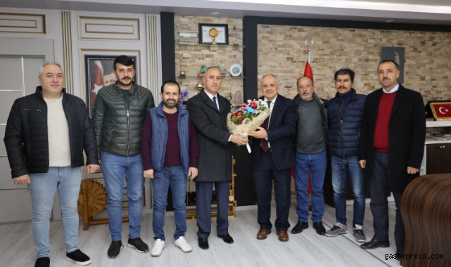 Kayseri Yahyalı Belediye Başkanı Öztürk’e Camikebir Mahallesi’nden teşekkür!