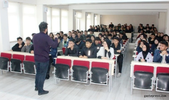 '1 Yazar 1000 Öğrenci Buluşmaları' Devam Ediyor!