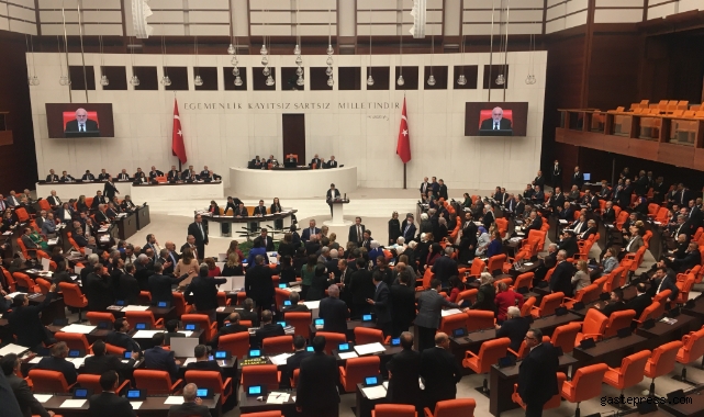 AK Parti'li ve CHP'li kadın milletvekilleri karşı karşıya geldi!