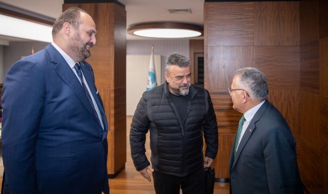 Başkan Büyükkılıç’a, sevilen sanatçı Bülent Serttaş’tan ziyaret!
