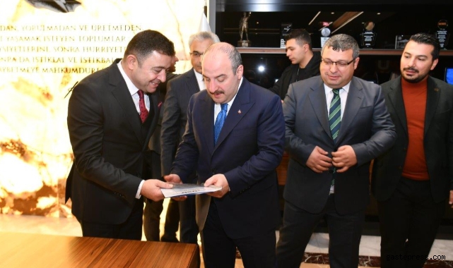 Başkan Yalçın, Kayseri OSB Sanayicisinin taleplerini Bakan Varank’a dosya halinde sundu!