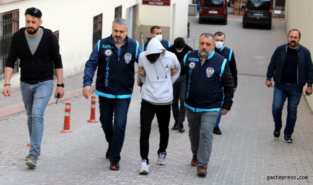 Boğazını keserek öldürdükleri şahsı yakan sanıkların yargılanmasına başlandı!
