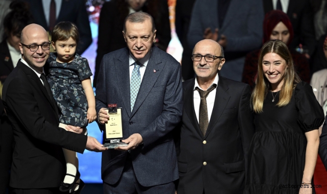 ERÜ Öğretim Üyeleri TÜBA Bilim Ödüllerini Aldı!