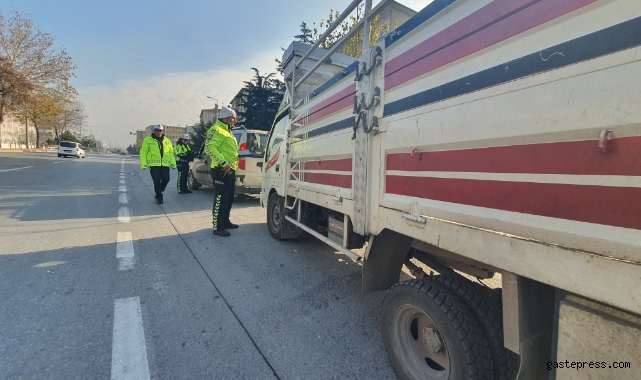 Kayseri’de kış lastiği denetimleri sürüyor, cezası bin 152 TL!