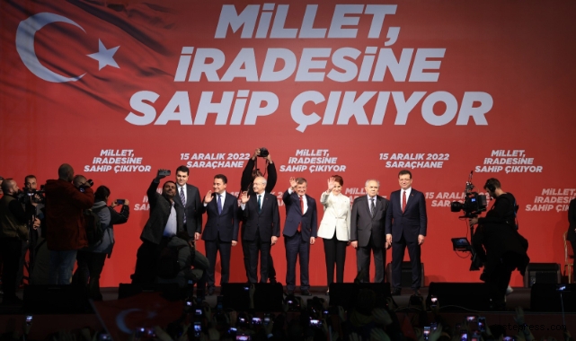 Kemal Kılıçdaroğlu: "Biz Ekrem Başkan'ın arkasında duracağız"