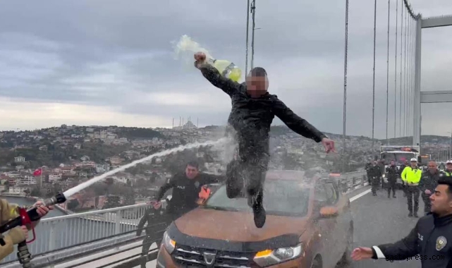 Köprüde hareketli anlar! Film gibi olay!