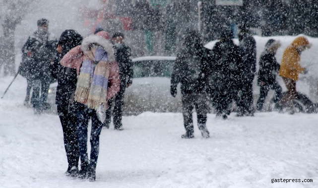 Meteoroloji'den 28 il için uyarı: Lapa lapa geliyor!