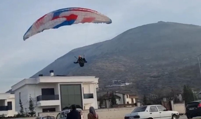Paraşütçü inişe geçtiği sırada 20 metre yükseklikten böyle düştü!