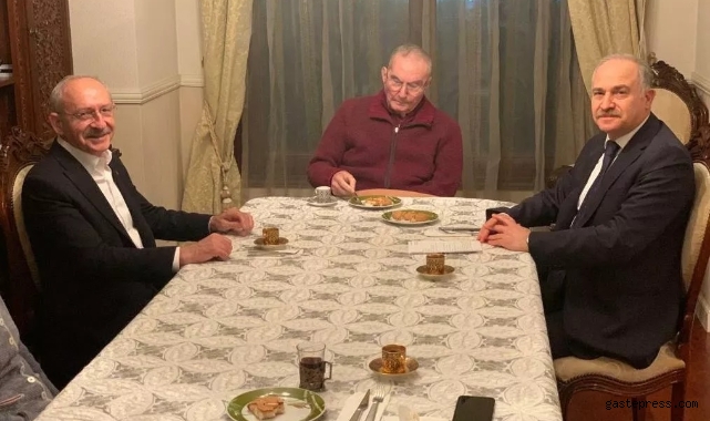 Sürpriz ziyaret! Deniz Baykal, CHP Genel Başkanı Kılıçdaroğlu'na desteğini açıkladı!