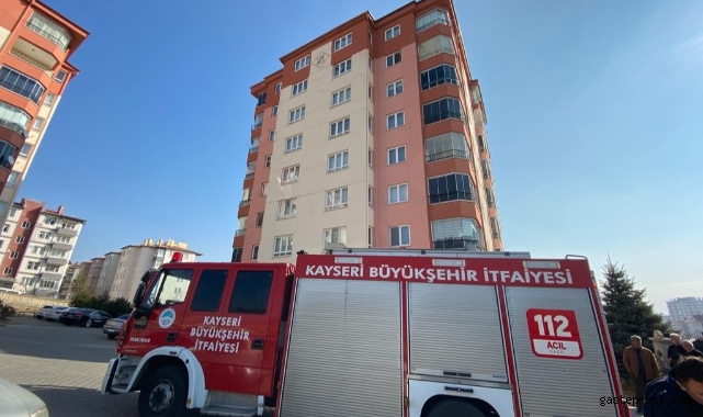 Aspiratör alev aldı, evdekiler panik yaşadı!