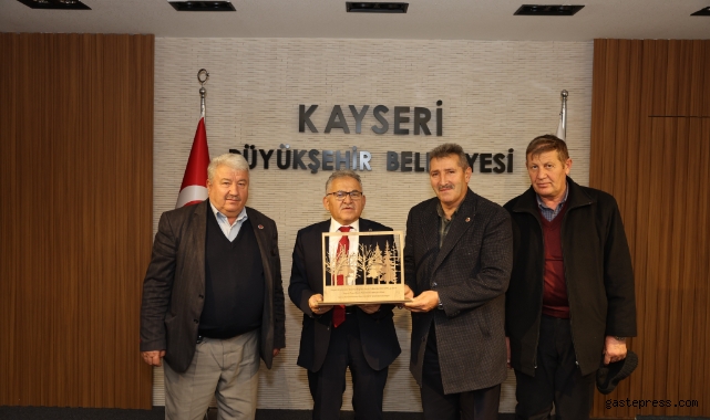 Başkan Büyükkılıç’a muhtardan ‘500 fidan’ jesti!