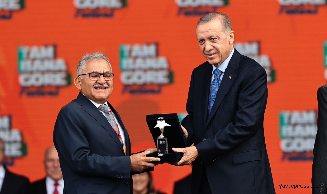 Başkan Büyükkılıç ile Büyükşehir, 1 Yılda 11 Ödül aldı!