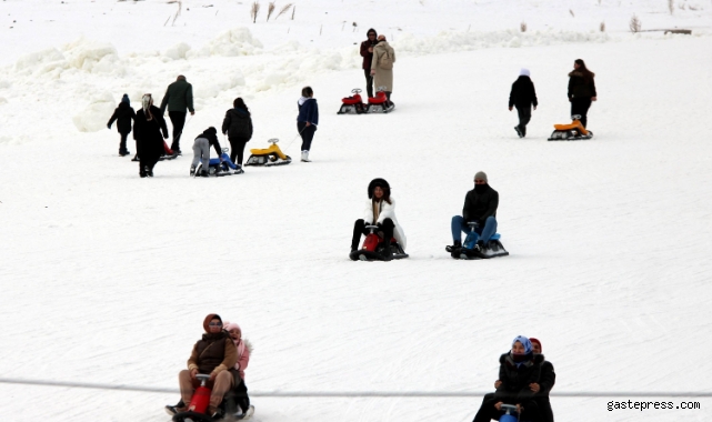 Erciyes'e turist akını!